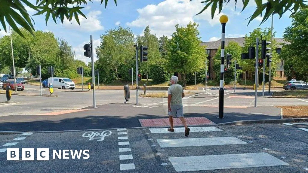 Pedestrian Crossing on Dumore Road - Abingdon to Sunningwell