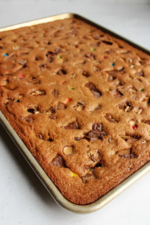 Get Kaylin to Bake Cake Batter Blondies