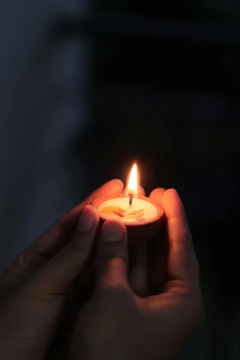 J15 WORLDWIDE CANDLELIGHT VIGIL 