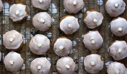 Dyson Perrins - German Spicy Biscuits Lesson