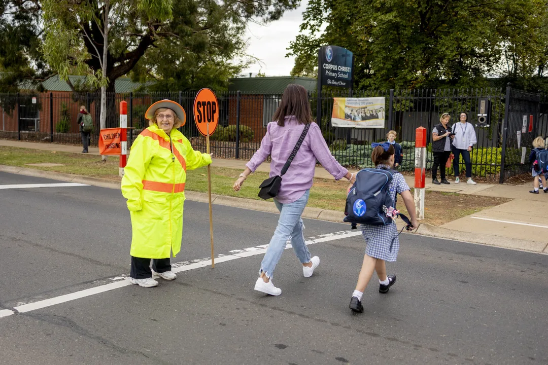 Help make Earl Street safe for all students