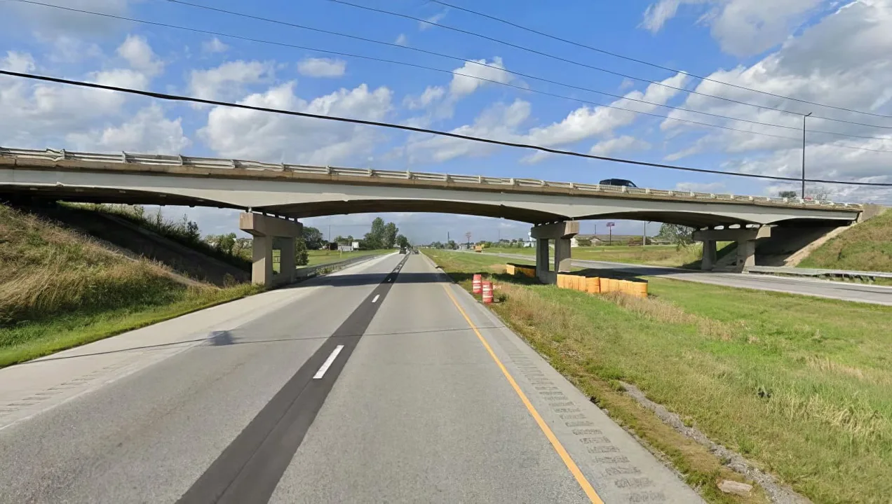 Build an Overpass at New 50 and Russland