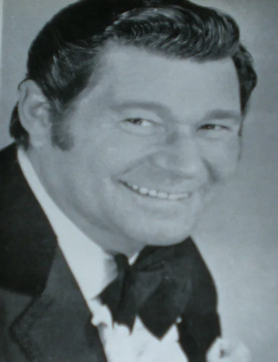 Reg Varney's name to go on the plaque