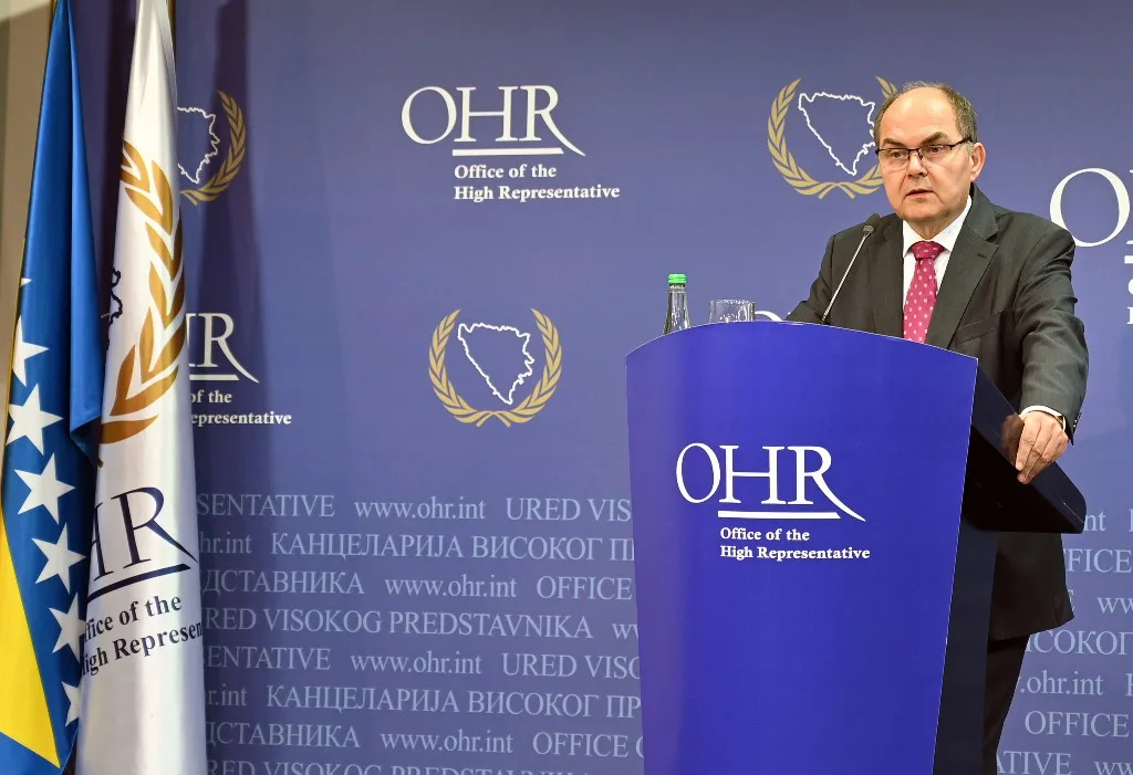 NAREDITE UPOTREBU BONSKIH OVLASTI ILI MOMENTALNO SMIJENITE VALENTINA INZKA