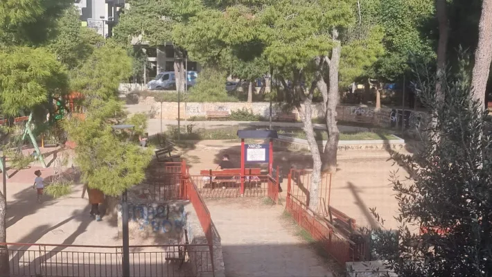 Όχι στο Χτίσιμο Αναψυκτηρίου στην Πλατεία μας – Προστατεύουμε τον Δημόσιο Χώρο για τα Παιδιά μας!