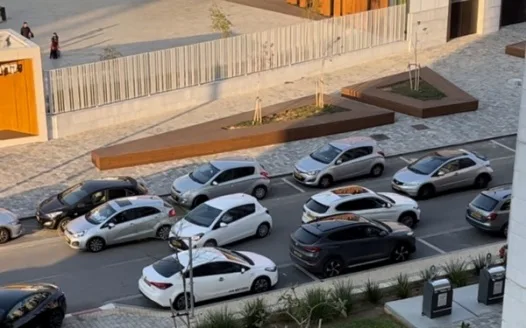 Clear the Traffic on Yossi Sarid