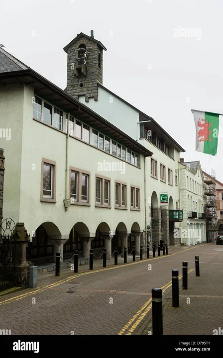 Toriadau i Ysgolion Gwynedd, Dim Diolch! / Budget Cuts to Gwynedd Schools, No Thanks!