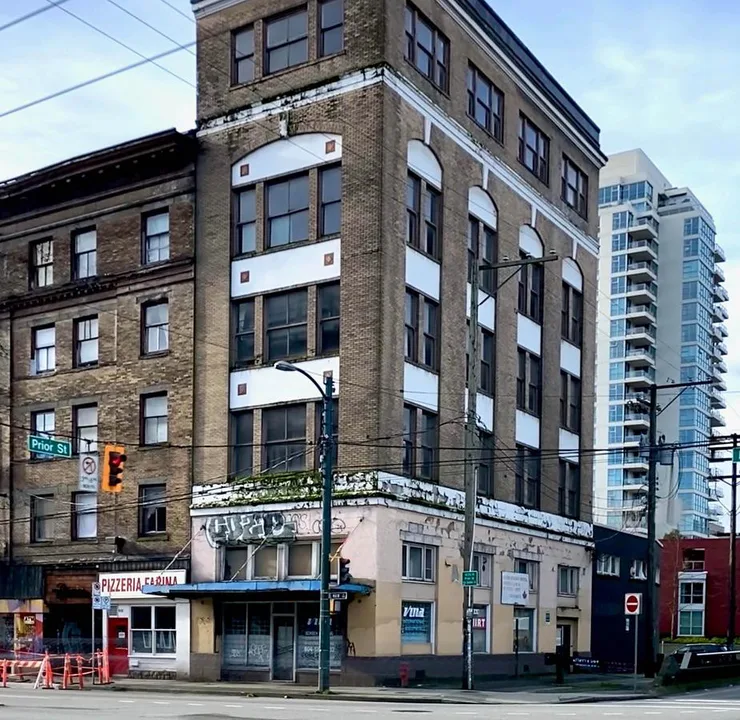 910 Main Street studios