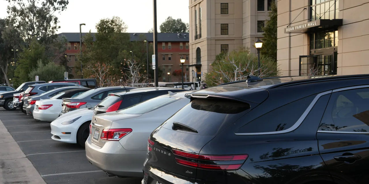 Open the East Mabee Parking Lot to Residents