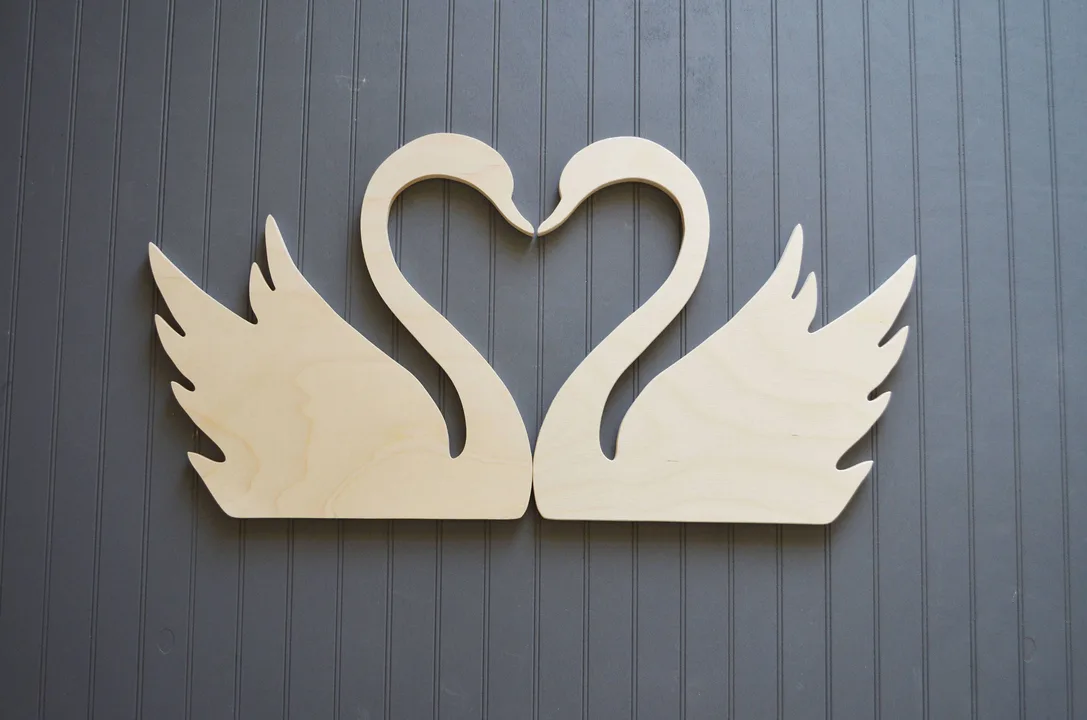 We want Wooden Swan (Emma & August shippers)