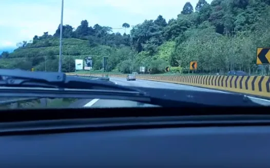Malaysia : Red & Yellow Rumble Strips Are a Danger to All Road Users!!!