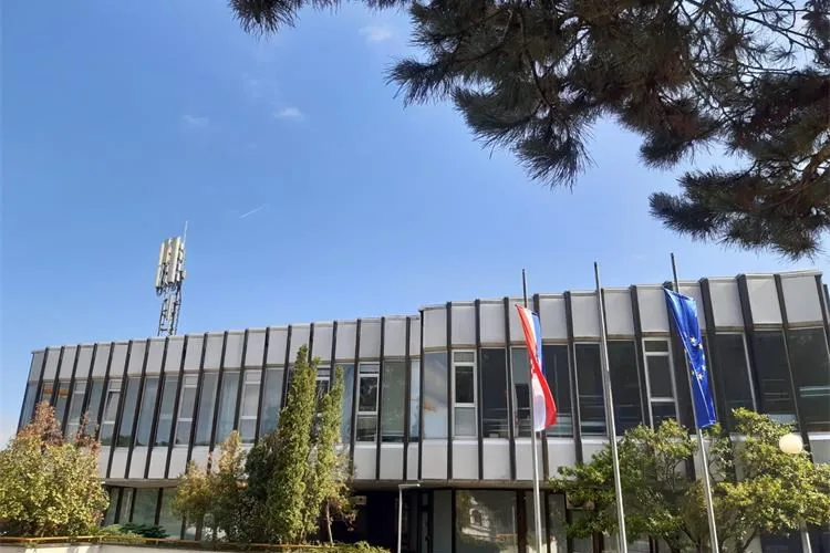 Da se lijecnici Gavranovic Heliji povrati bespravno oduzeti posao 