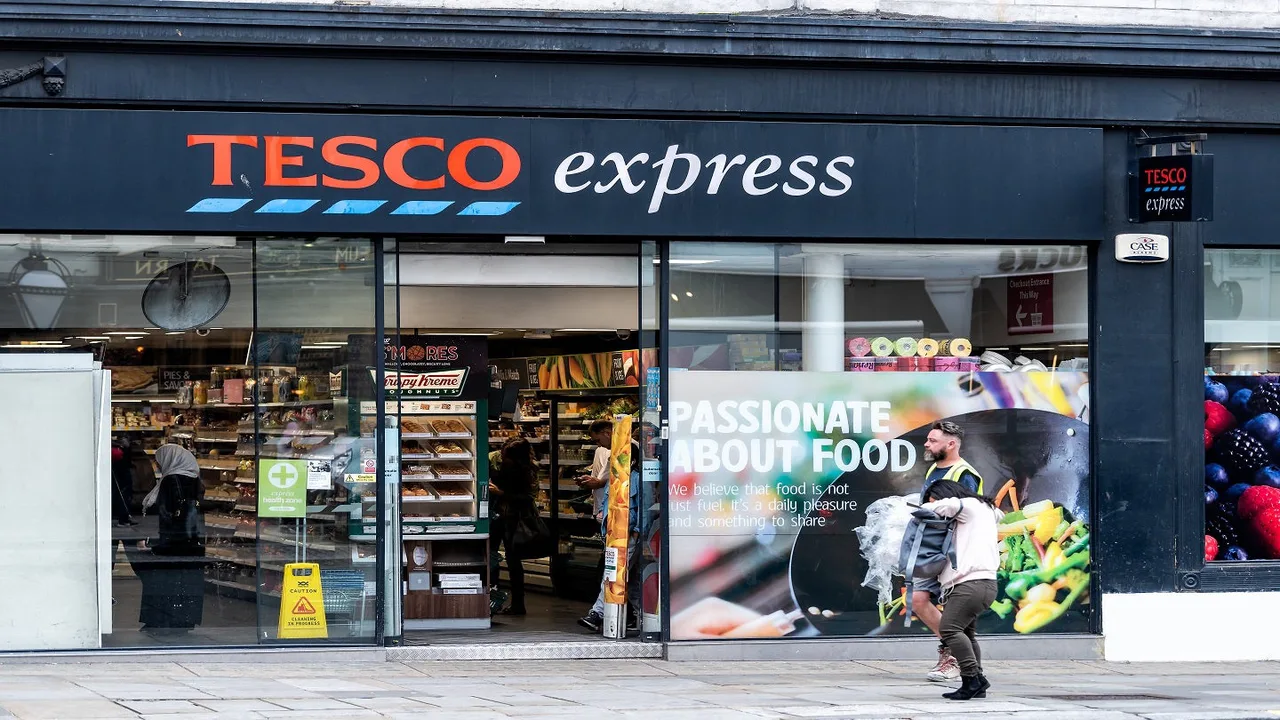 Object to Tesco at Meadrow, Godalming