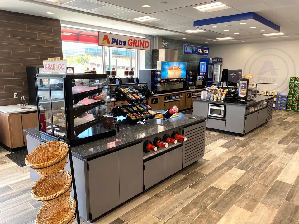 Gateway Village - Revised PUD - MAPCO Convenience Store/ Gas Station