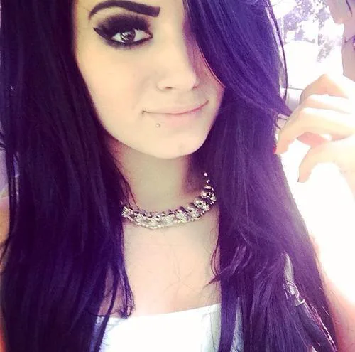 Get @RealPaigeWWE to follow @RavenousAdroit