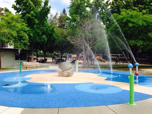 Turn on the splash pad