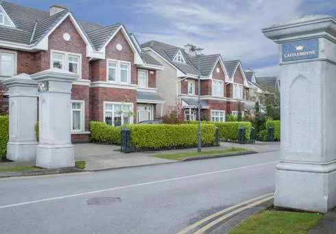 Dublin Road Entrance - to Limekiln Wood Estate