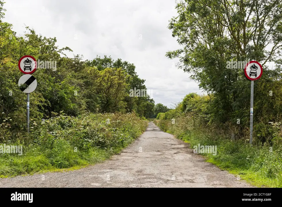 Reduce the speed limit On Otley road, high eldwick (near dick hudsons)  