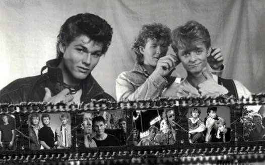 a-ha The movie and Morten's book: in English please!