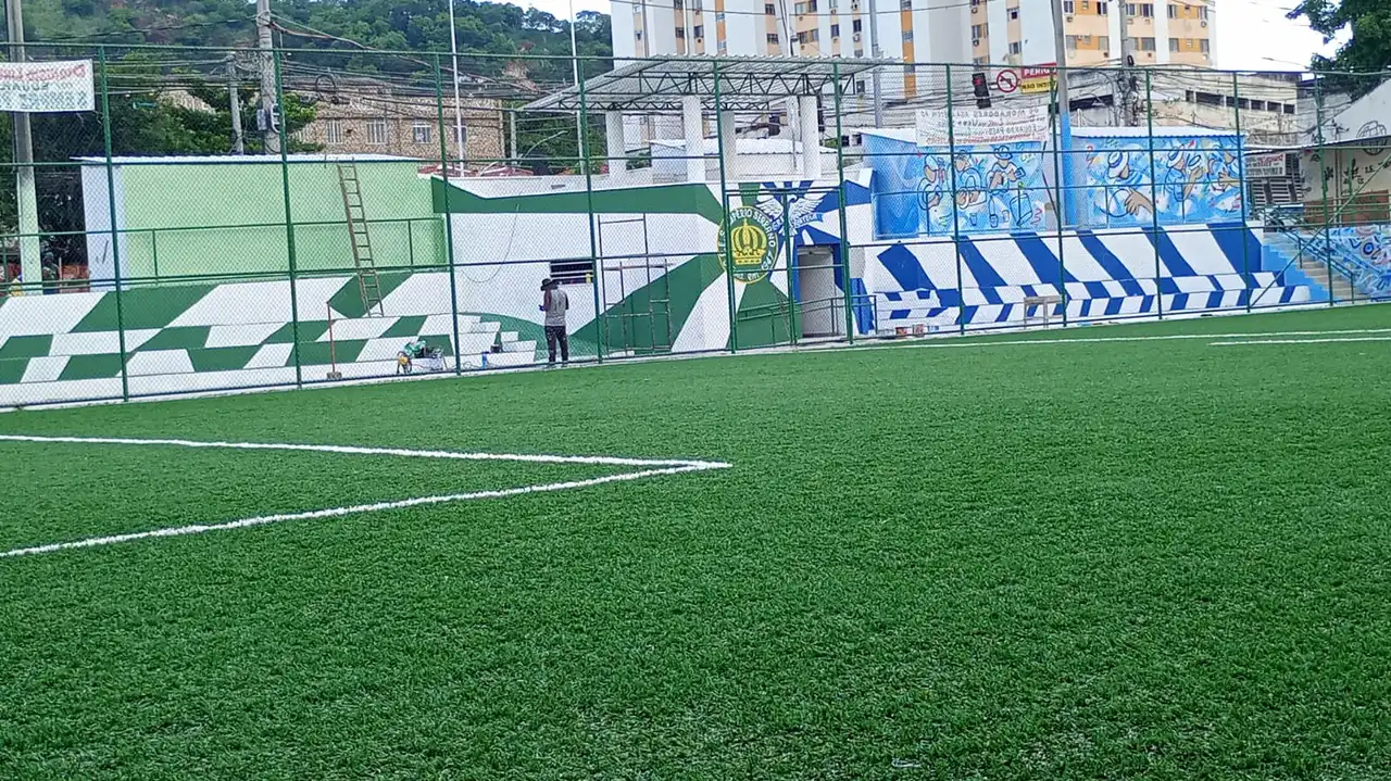 Taunay construa o apoio ao campo, quadra e pista e o campo sintético