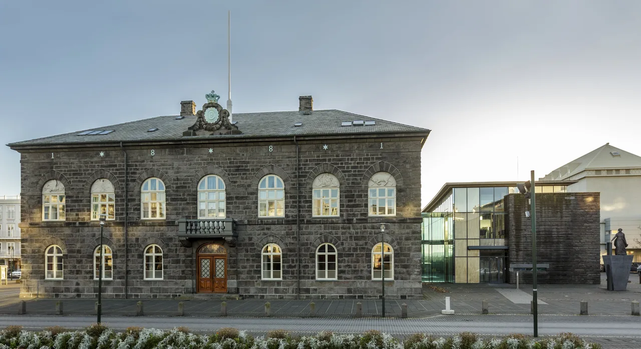 Forsetinn samþykki lög um ríkisábyrgð