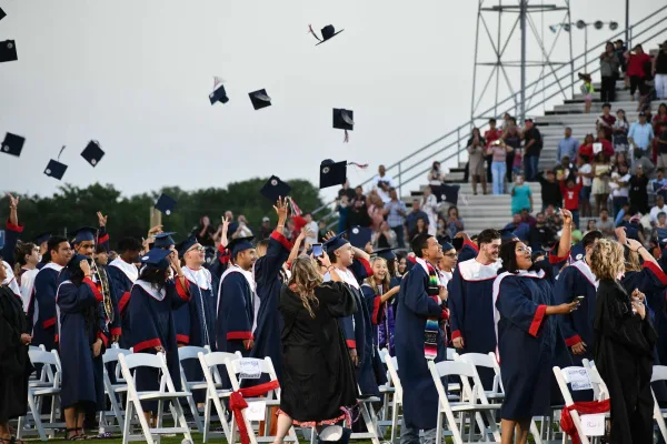 Empower Senior Expression: Approve cap and stole decorations