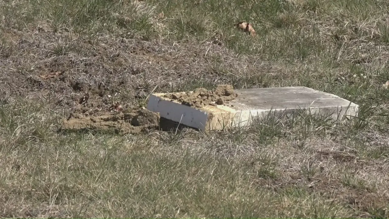 cctv  in grave yard at coxs hill (hickman hill )