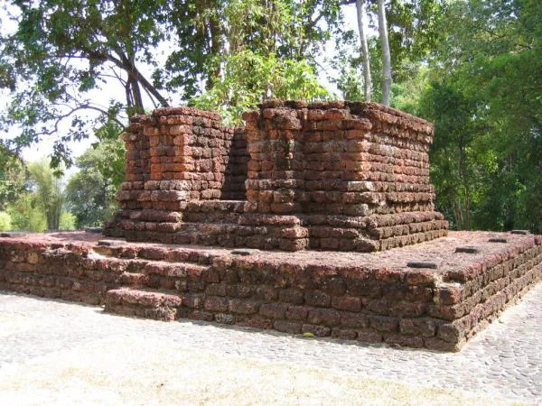 Membantah Perobohan Candi Lembah Bujang