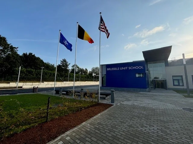 Keep Neubruecke Elementary School Open