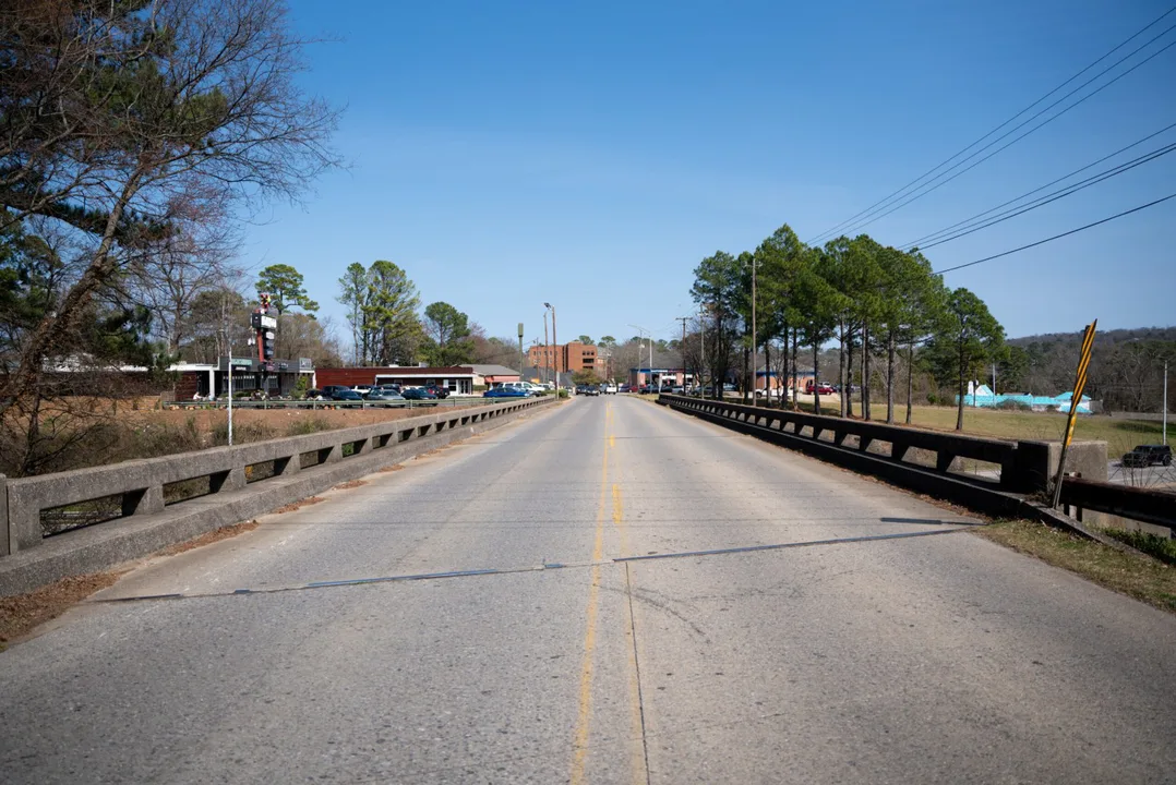 Walkway on road 68