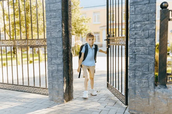 Change the morning school entry plan at Sherbrooke Junior
