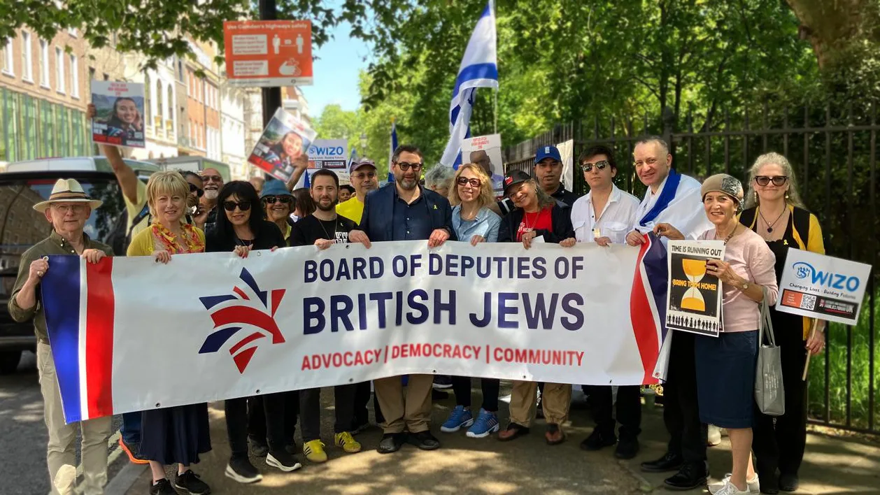Gary Mond and Tal Ofer Motion