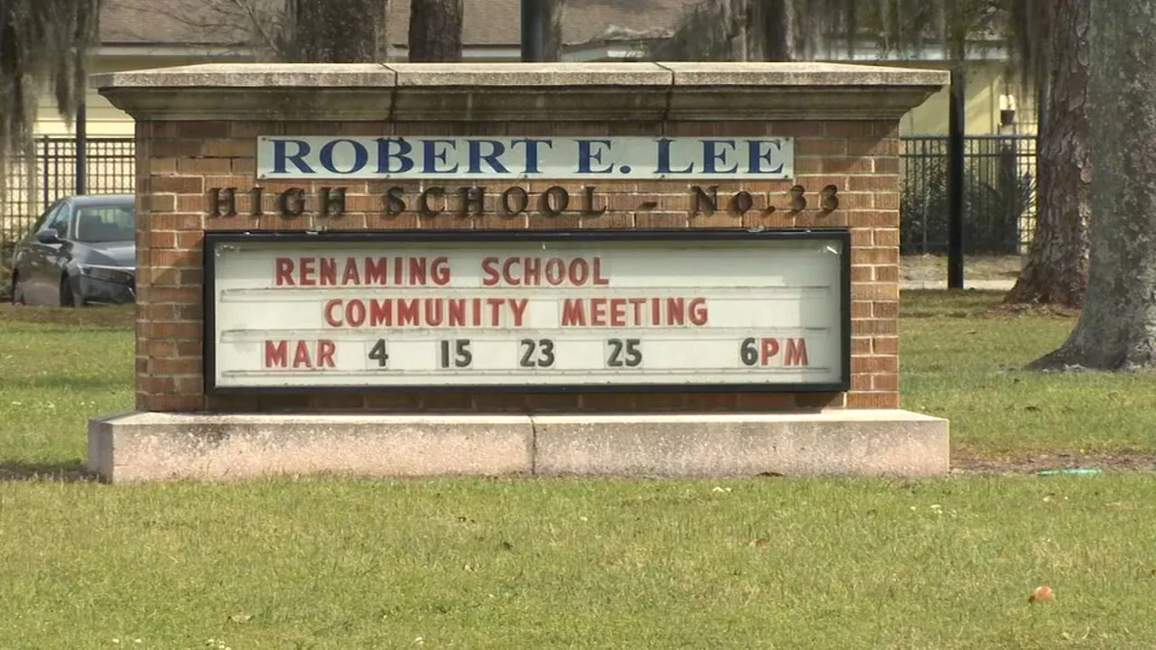 Robert E Lee HS Name Change