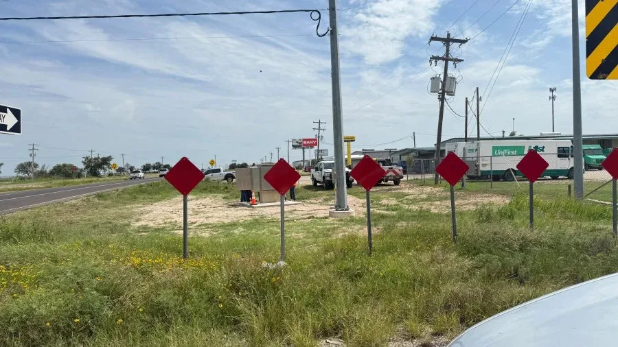 Place traffic signal at Wright Dr. and Hwy 441!