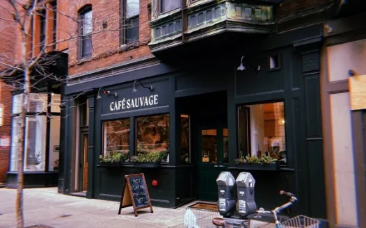 Café sauvage Boston liquor license