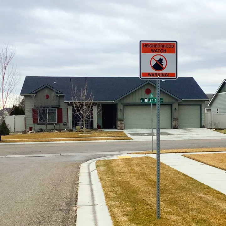 Neighborhood Watch Signs for Magnolia Park