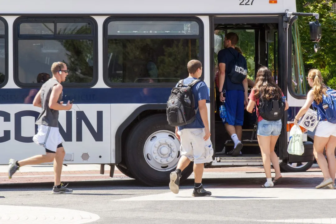 Implementing a schedule adjustment for academic hours