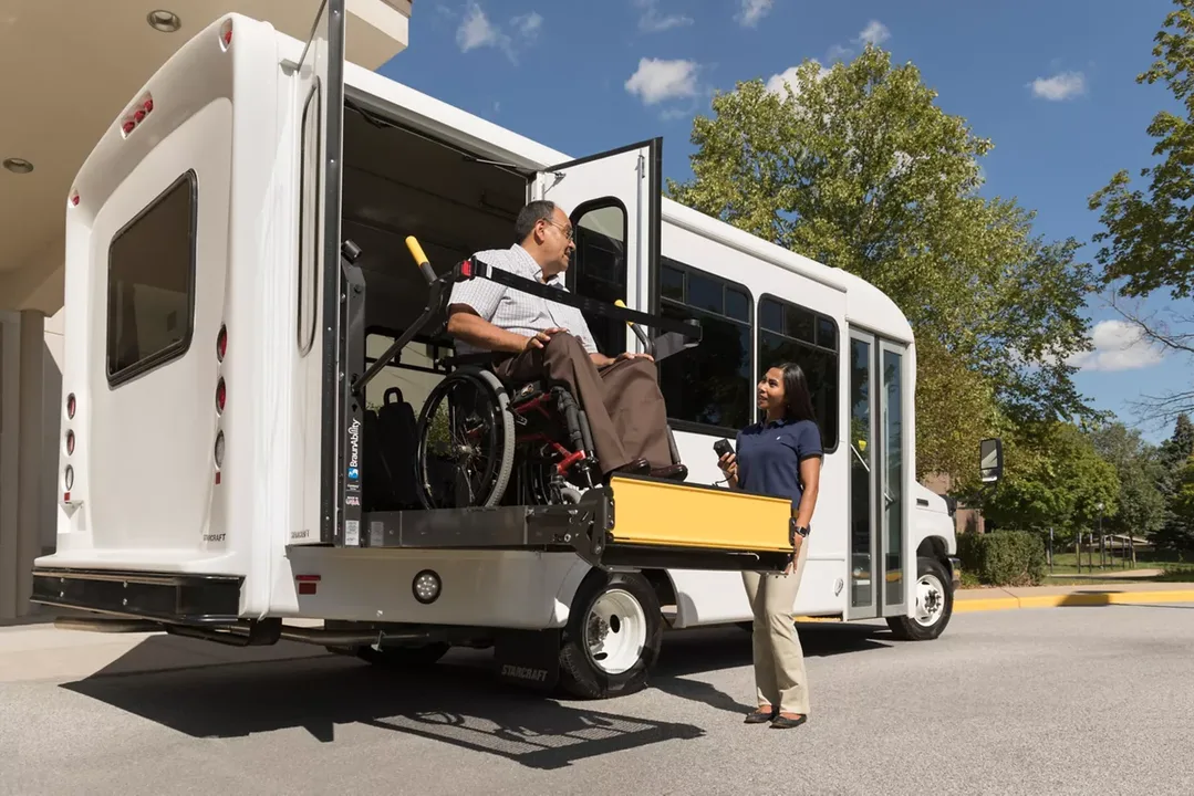 A LIVEABLE WAGE FOR METRO MOBILITY MANAGEMENT GROUP PARA TRANSIT BUS DRIVERS