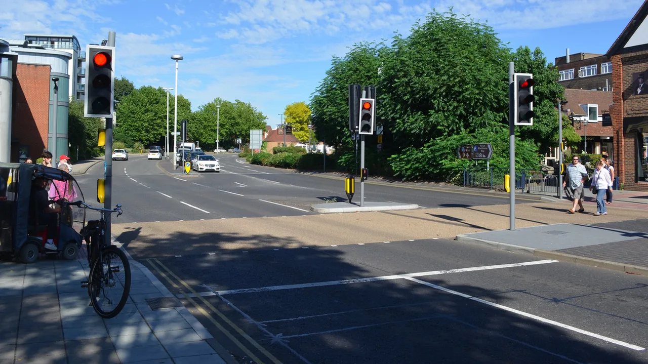 Sonning CE Primary School Need a Puffin Crossing
