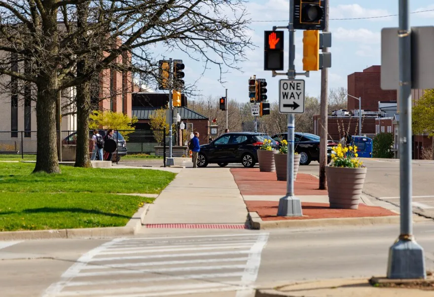 Improve Safety on 600 East College Avenue
