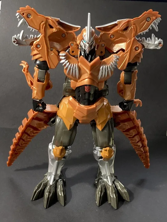 Gregg Berger (aka G1 voice acotr and fall of cyberton voice actor) to reprise his role as grimlock in the new transformers show robots in disguise!