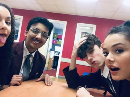 Remove my face from gurdeeps priv insta.