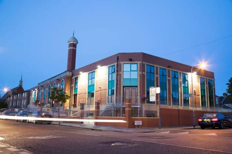 Ilford Islamic Centre - New Imam