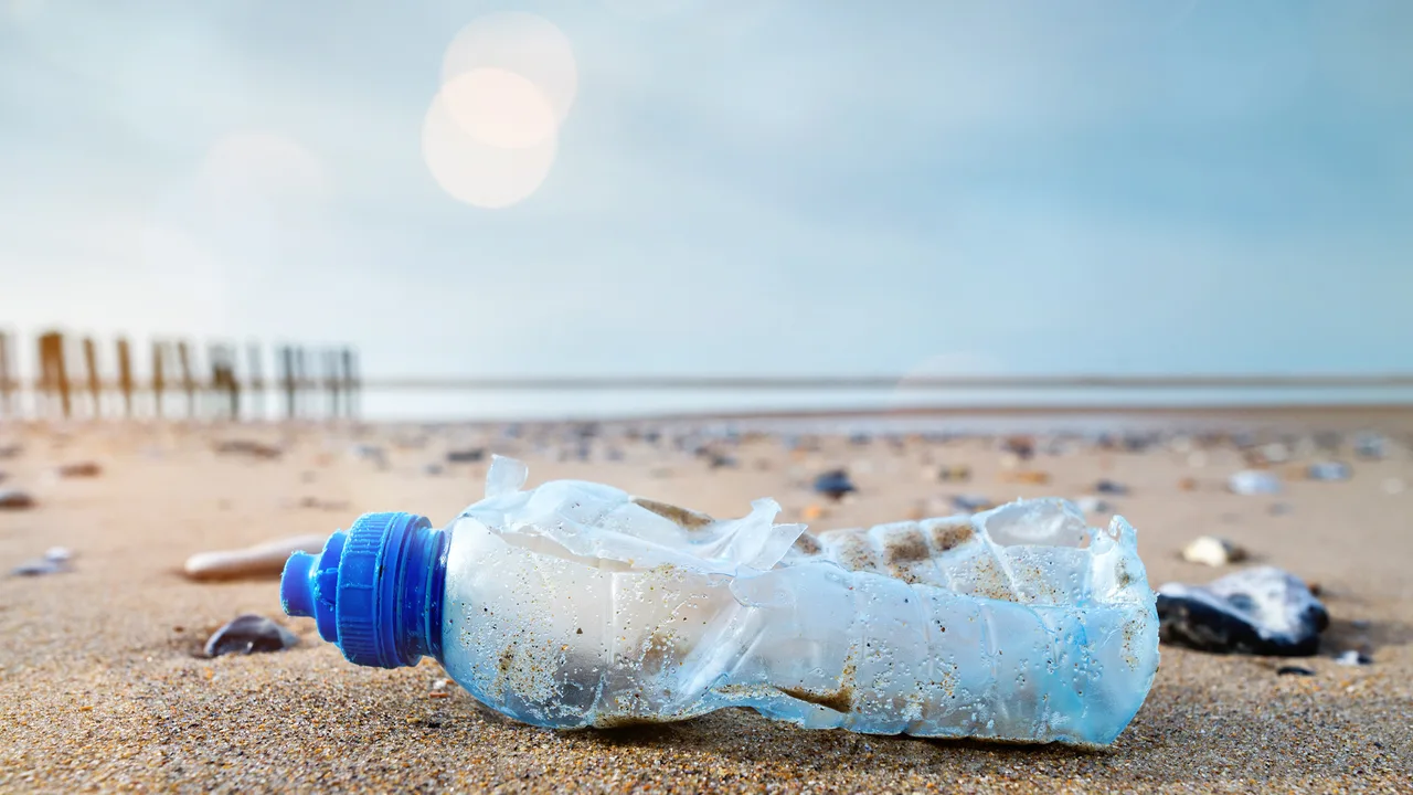 Pledge to reduce the use of plastic products