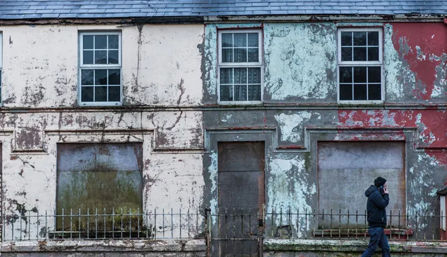 IRISH GOVERNMENT OPEN ALL EMPTY HOUSES AND HOTELS FOR THE HOMELESS