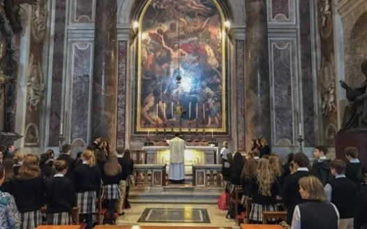 Let us Pray in St. Peter's