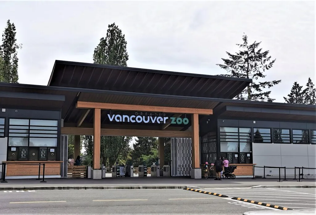 Vancouver/Aldergrove Zoo - help support and save animals who are deprived of their natural atmospheric conditions; trapped and confined in zoos