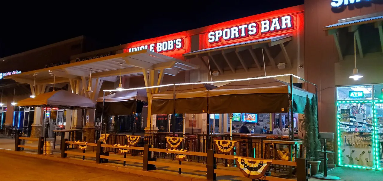 CLOSE BLONDIES SPORTS BAR & GRILL