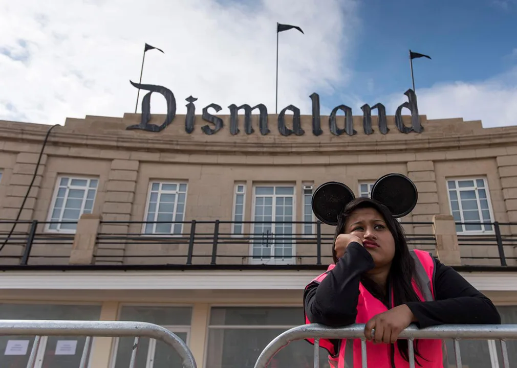 SIGN TO EXTEND DISMALAND