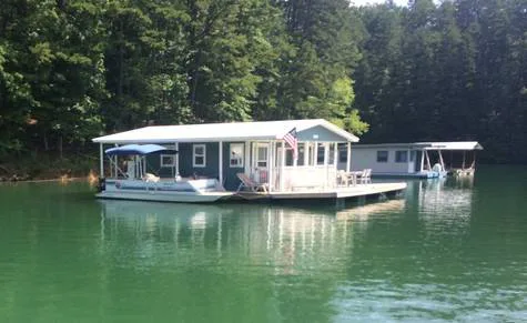 Keep Non-navigable Houseboats and Floating Houses on TVA Reservoirs!